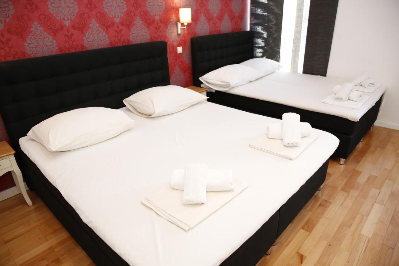 Guest House Lorenta 보디체 외부 사진